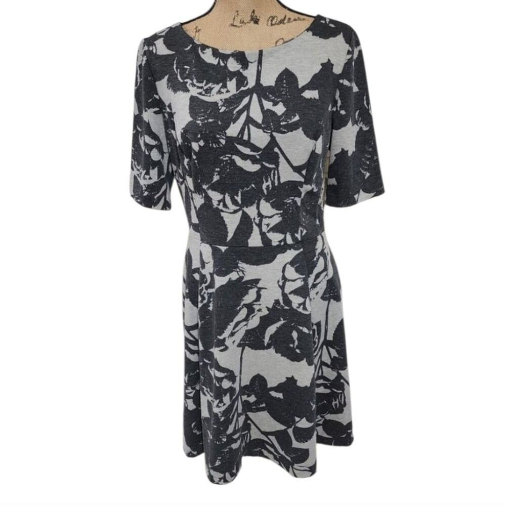 Vince Camuto black and Grey floral stretch fit n‎ flare midi Pockets dress sz 12